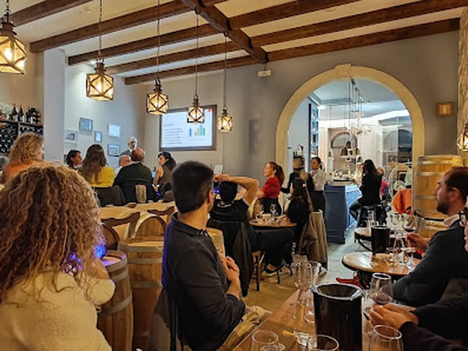 Club des Châteaux - WINE BAR - SALDANHA
