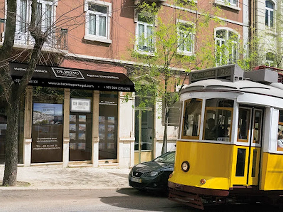De Brito Properties