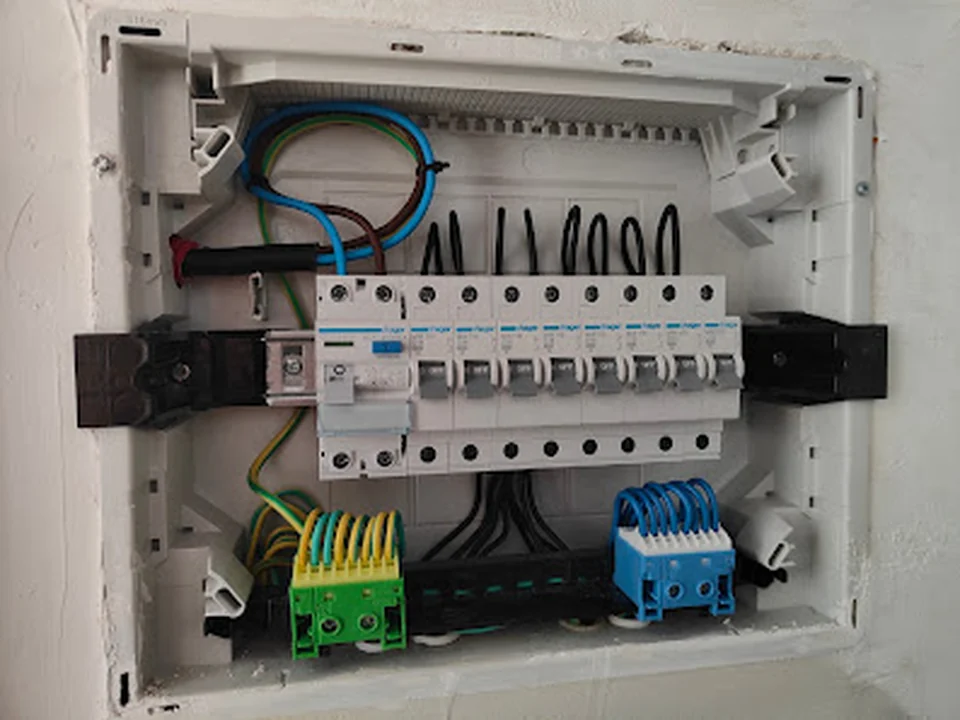 House Build Design - Eletricista Lisboa | Serviços Elétricos