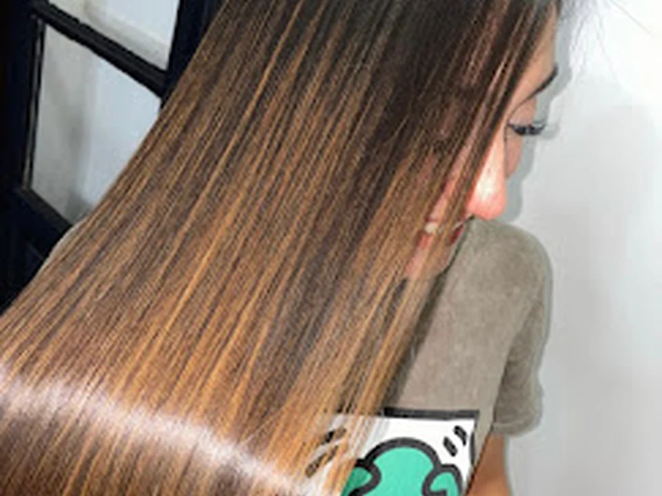 Kevia Santos - Especialista em alisamento
