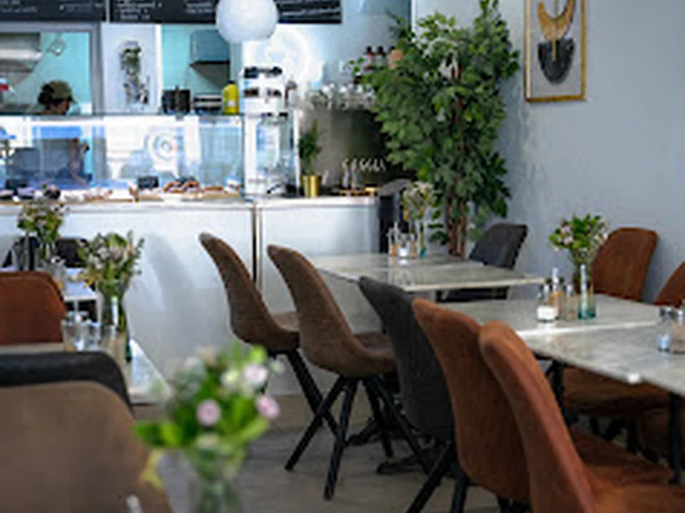 Lou's Cafe