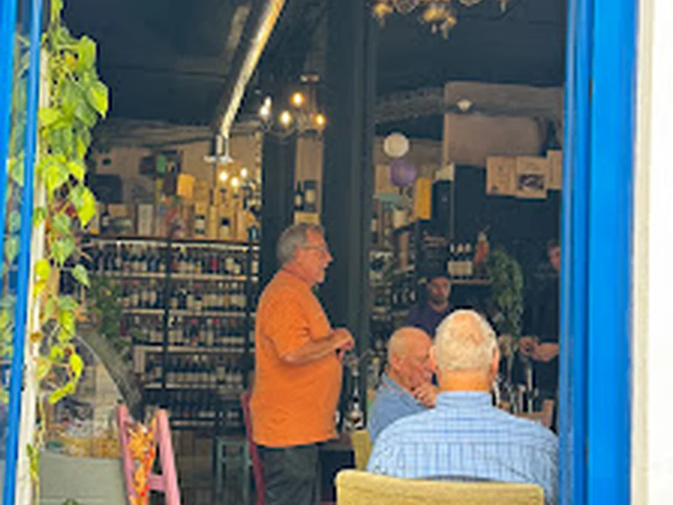 Momentos Wine & Cheese