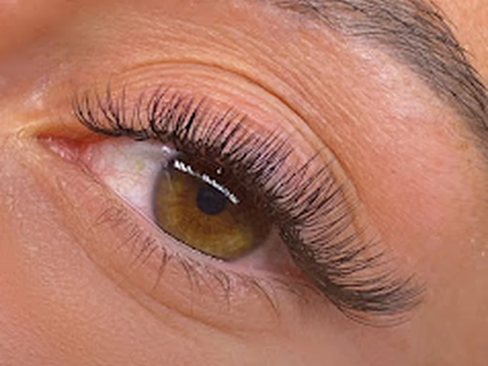 Studio Bruna Beauty - Pestanas LED UV, Estética facila e Formações.