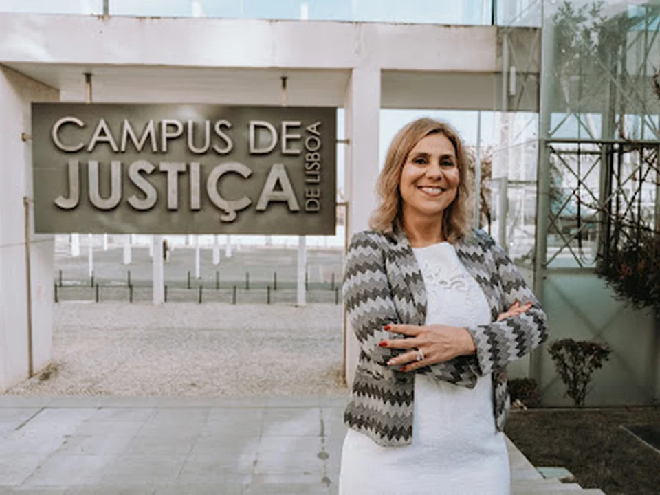 Vanessa Navarro - Advogada Brasileira - Especializada em Direito Internacional e Empresarial