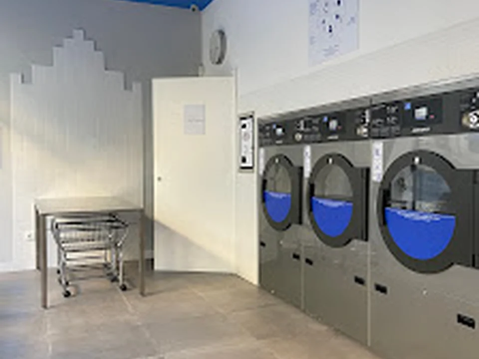 Lavadouro Anjos Self-Service Laundry, Lisboa