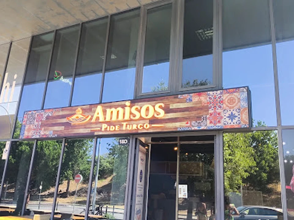 Amisos Pide Turco, Lisboa