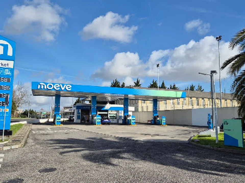 Posto de abastecimento Moeve, Lisboa