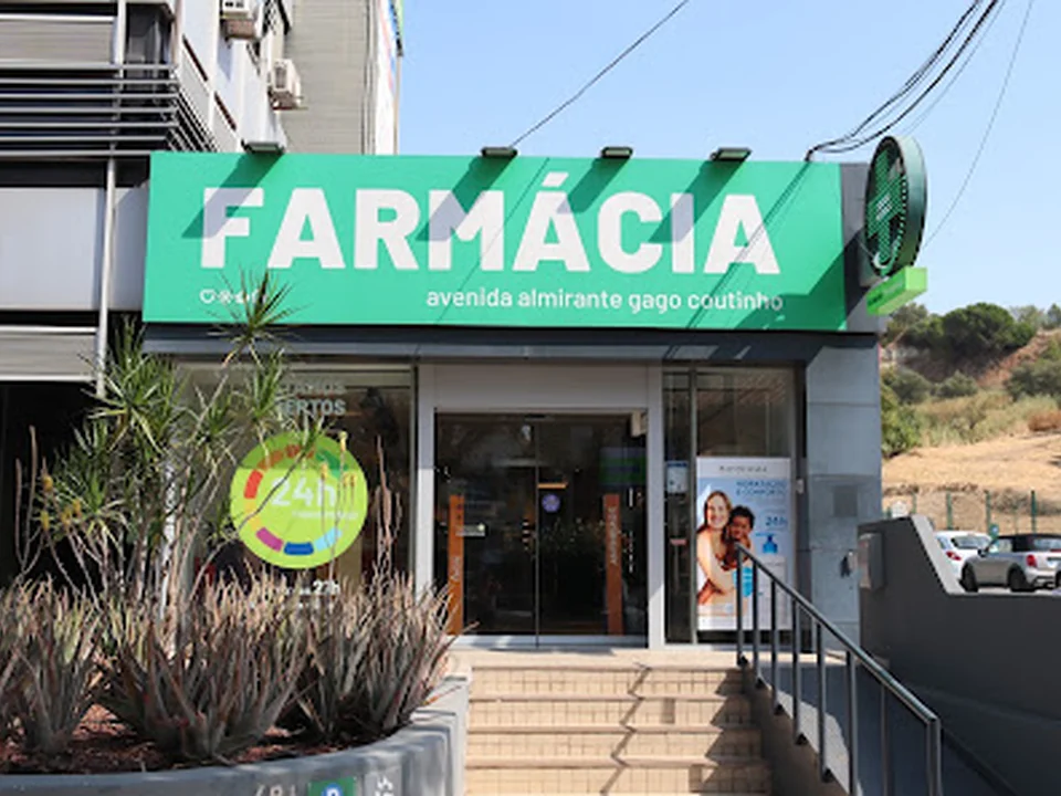 Farmácia Avenida Almirante Gago Coutinho, com Farmadrive 24h - Farmácia Cuido, Lisboa