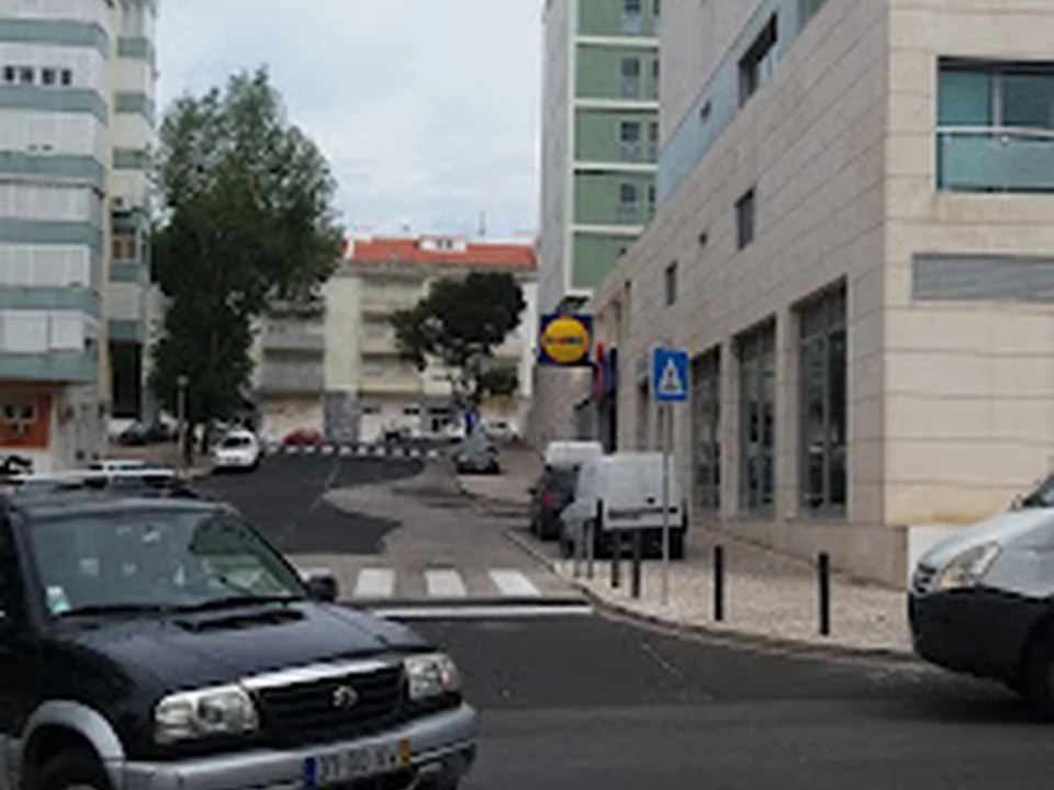 B. Sta. Cruz, Lisboa