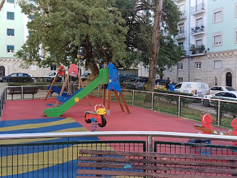Parque Infantil da Praça António Sardinha, Lisboa