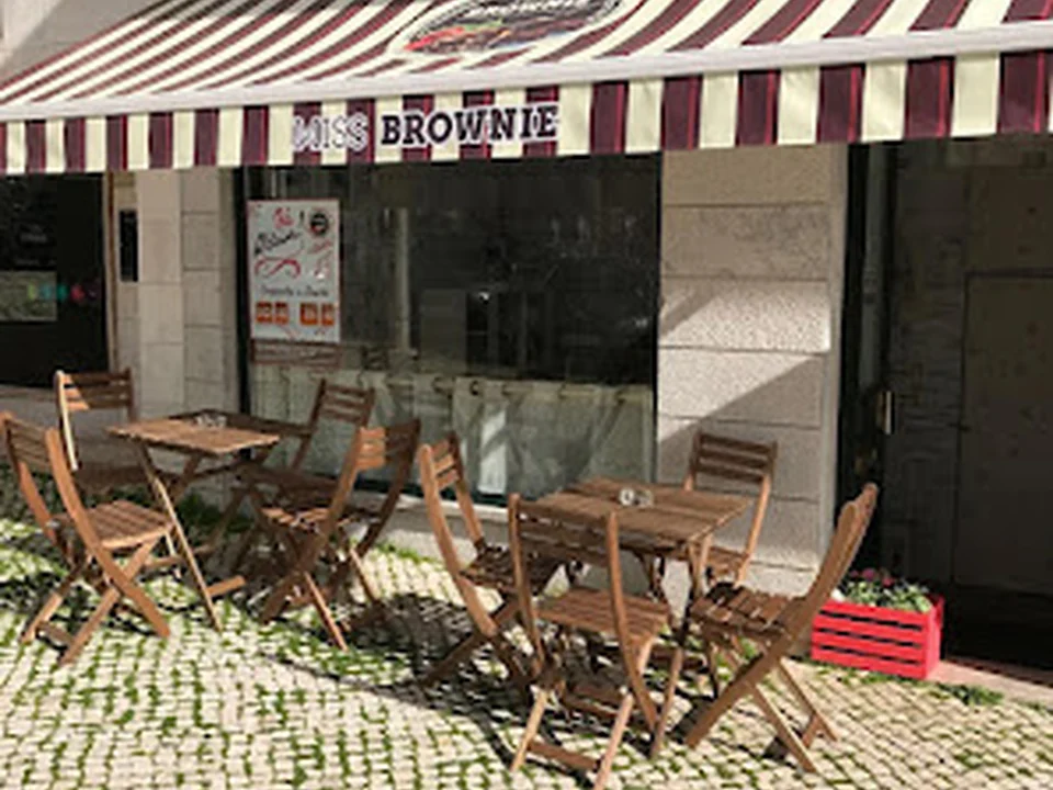 Miss Brownie, Lisboa
