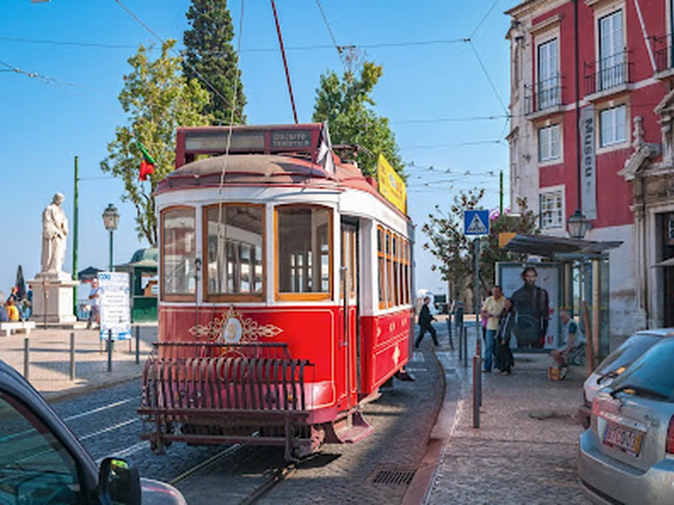 Lg. Portas Sol, Lisboa