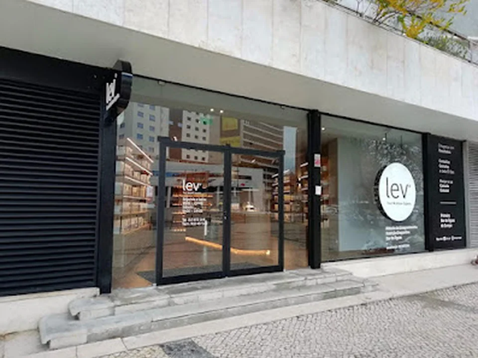 Lev, Lisboa