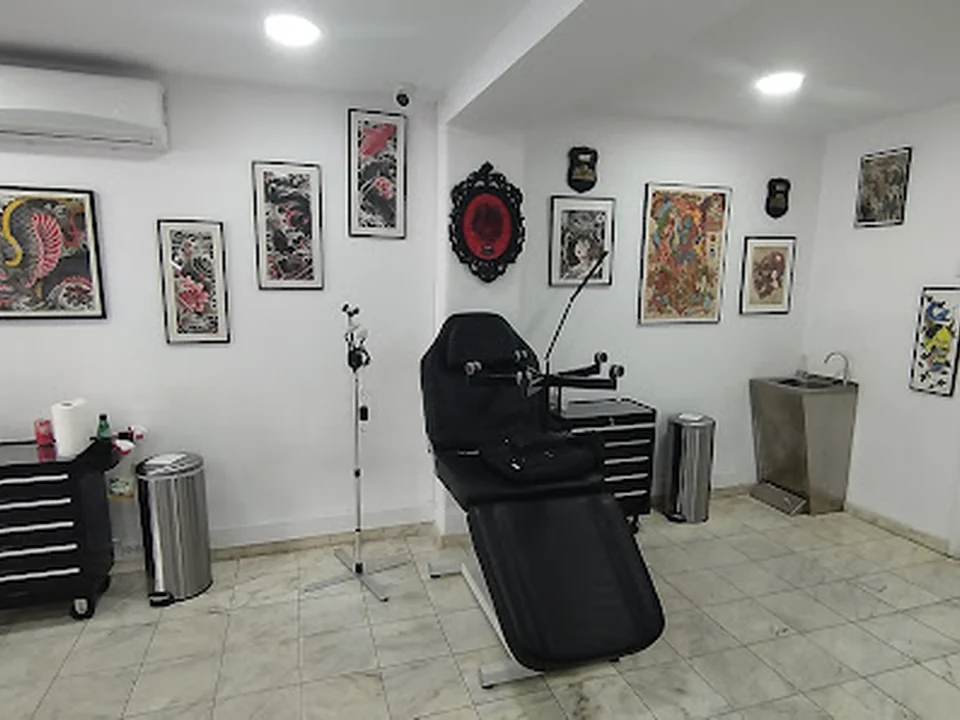 Gold Lisbon Tattoo, Lisboa